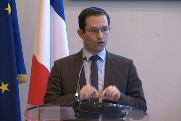 Paris - Benoît Hamon - conférence de presse du ministre de la Consommation suite à l'enquête sur la viande de cheval - 14 février 2013.