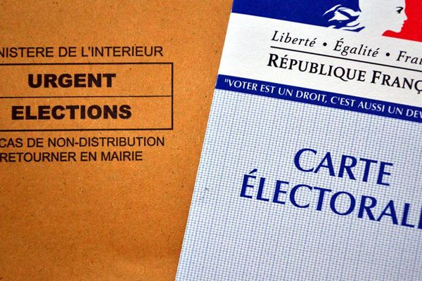 Les élections régionales se tiennent les 6 et 13 décembre 2015