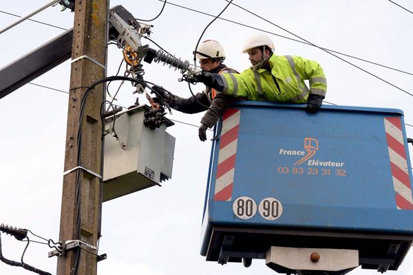 Deux transformateurs ont été frappés par la foudre à Floirac