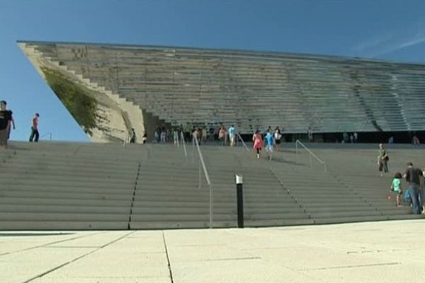 Les premiers visiteurs au palais des sports "Kindarena" à Rouen