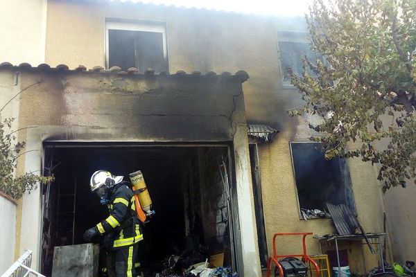 Béziers (Hérault) - une maison détruite par un incendie - 8 août 2018.