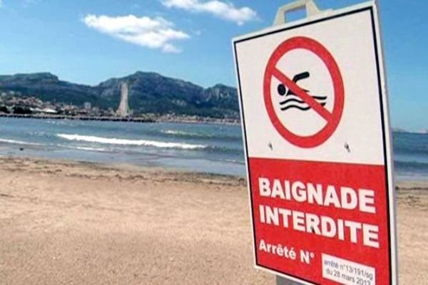 Le drapeau violet, plages fermées, un scénario qui s'est reproduit une vingtaine de fois l'été dernier.