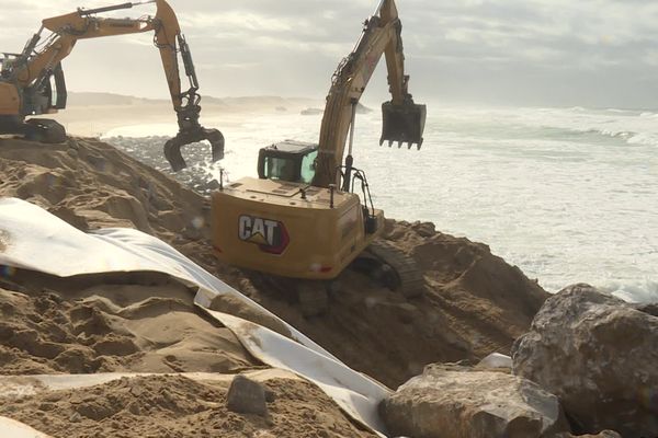 A Capbreton, on protège le littoral avant les tempêtes de l'hiver.