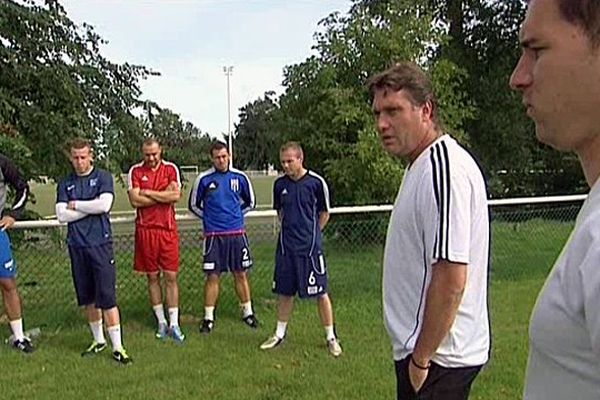 Sébastien Cuvier, l'entraîneur du FC Dieppe a été mis à pied.