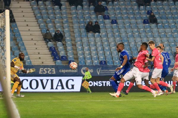 Johny Placide dans les cages du Sporting Club de Bastia