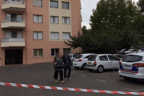 Une expulsion tourne mal à Draguignan: un policier blessé, le locataire abattu