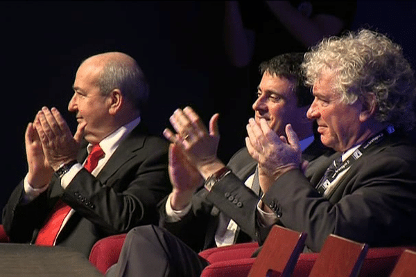 Manuel Valls à Océanopolis avec les acteurs économiques et sociaux bretons. Pierrick Massiot, Président de la Région Bretagne - Manuel Valls, Premier ministre - François Cuillandre, maire de Brest