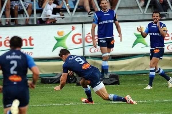 L'essai du sud-africain de Castres Rory Kockott face à Oyonnax