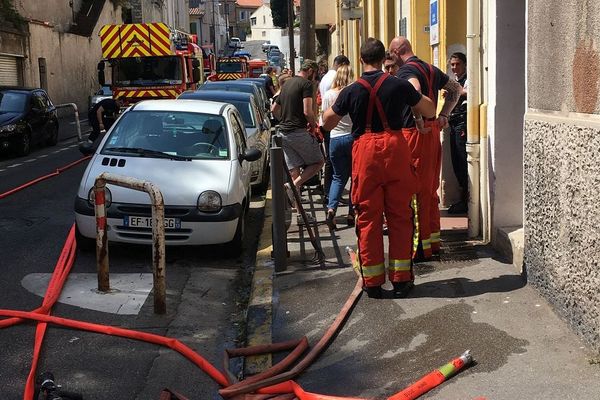 Intervention des marins-pompiers dans la crèche rue de la Martinique, à Marseille