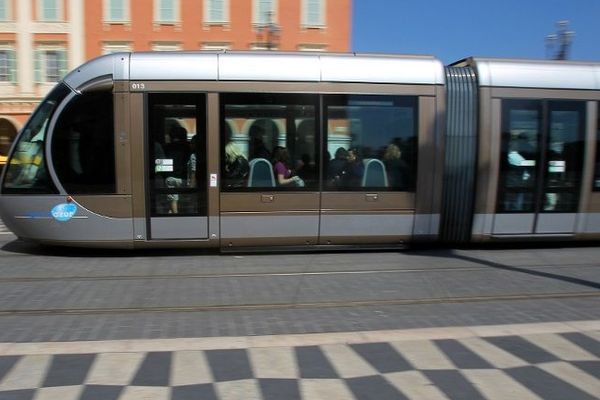 Le tramway de Nice au niveau de la place Massena. (Illustration)