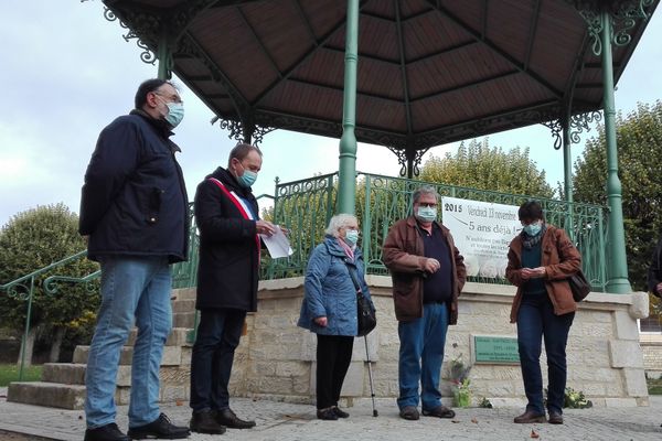 Une cérémonie en petit comité s'est tenue ce matin devant le kiosque à Baptiste sur le Pâtis à Tonnerre. 