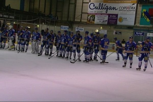 Les Ducs ont battu Chamonix 3/2 à Trimolet, vendredi 21 février 2015 et s'étaient qualifiés pour les 1/4 de finale des Playoffs!