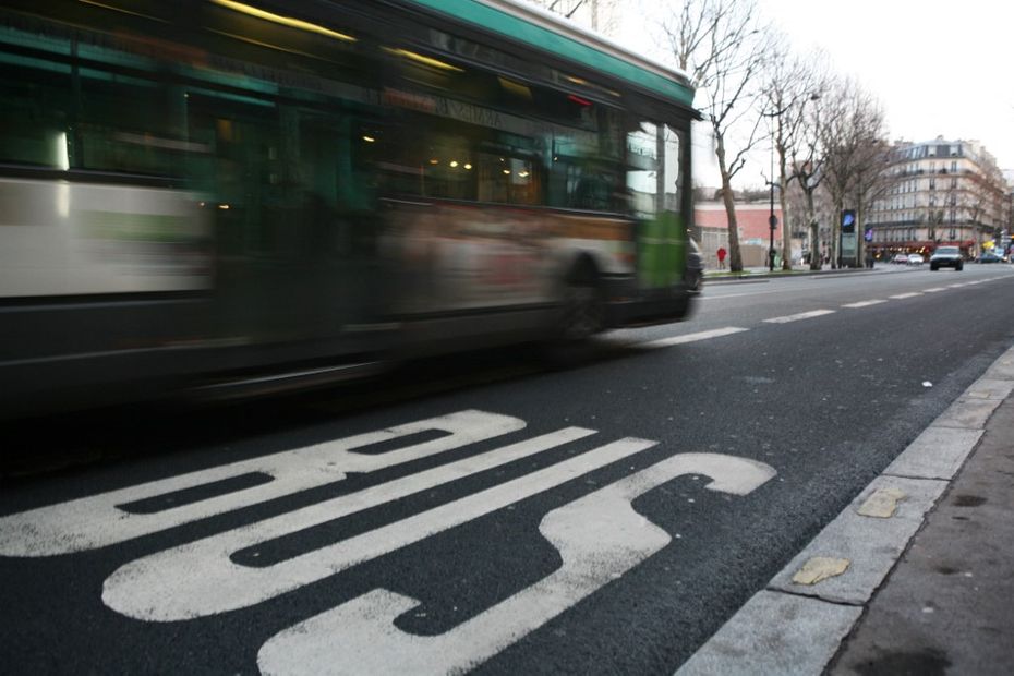 RATP Hybrid Bus Catches Fire at Porte de Clignancourt: No Injuries Reported