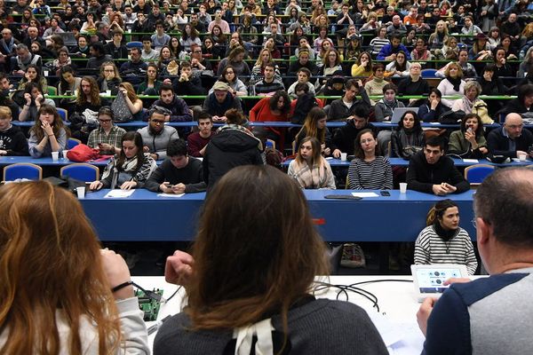 Lors d'une assemblée générale à l'université Jean Jaurès