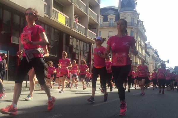 Une vague rose a déferle sur Clermont-Ferrand pour la bonne cause