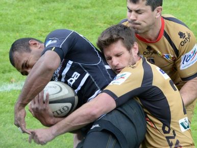 Oyonnax. Stade Mathon : les chasse-neige sont entrés en action sur la  pelouse