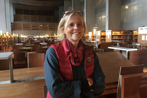 Florence Aubenas, journaliste, grand reporter au journal Le Monde et écrivaine, le 26 septembre 2021, à la Bibliothèque nationale de France à Paris à l'occasion du festival Le Monde. 