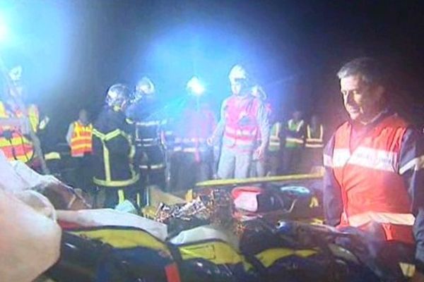 Une centaine de pompiers et de secouristes, seize véhicules : L'Etat et la SNCF ont imaginé un scénario de crise dans un tunnel ferroviaire de Haute-Loire difficile d'accès.