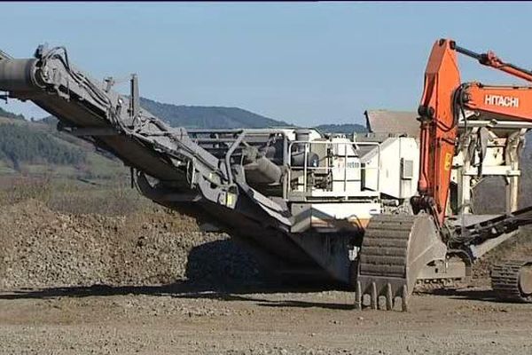 Le concassage permet de traiter les déchets du bâtiment et des travaux publics.