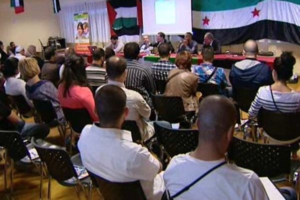 Rassemblement en solidarité avec le peuple syrien à la mairie annexe des Grésilles