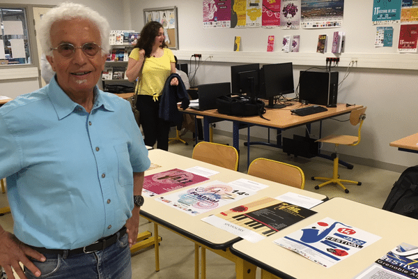 Salvatore Origlio, le président du Jazz Club de Grenoble est venu ce jeudi découvrir les premières affiches pré-sélectionnées