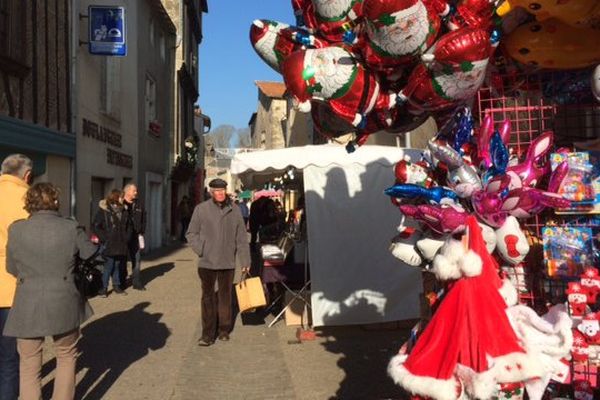 Le marché de Noël de Saint-Loup-sur-Thouet attire chaque année 15 000 visiteurs.