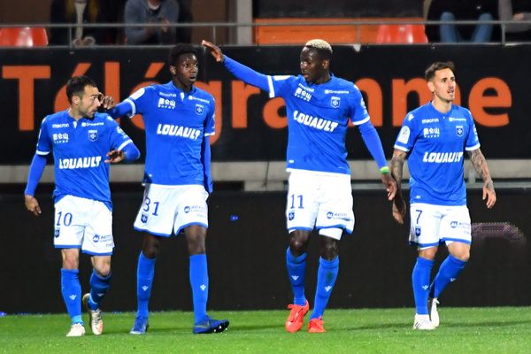 Auxerre et Lorient se sont neutralisés (2-2) lundi soir lors de la 35e journée de Ligue 2.