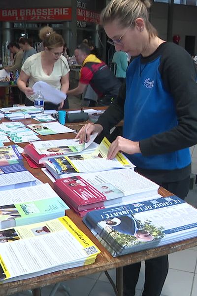 La mise sous pli des documents de vote a eu lieu à Alpexpo.