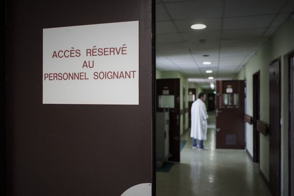 Après son interpellation, le suspect a été conduit à l’infirmerie psychiatrique de la préfecture de police de Paris.