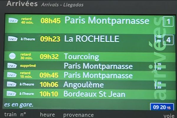 TGV supprimés ou retardés en gare de Poitiers en raison des intempéries.