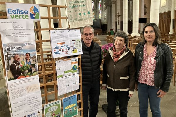 "L'écologie est dans les évangiles". Hervé Hue, Blandine Leclair et Anne-Marie Dulac, trois des membres d'Eglise Verte de la paroisse de Saint-Sébastien-sur-Loire.