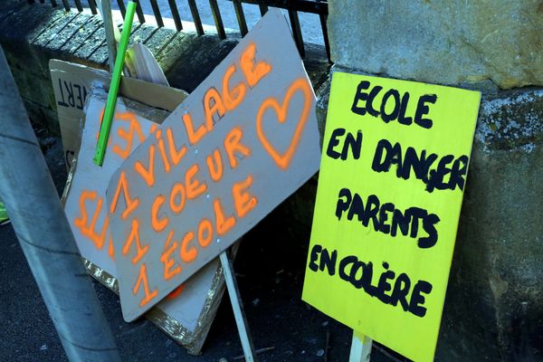 L'appel de trois élues contre les fermetures de classes, "c'est un impact très violent pour les parents d'élèves, les élèves, les élus".