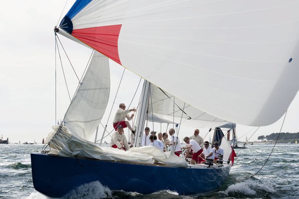 Vannes 2013:  Le voilier France, avec lequel le baron Bich participa à la Coupe de l'America dans les années 70.