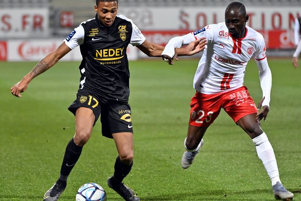 Le joueur du FCSM Steve Ambri