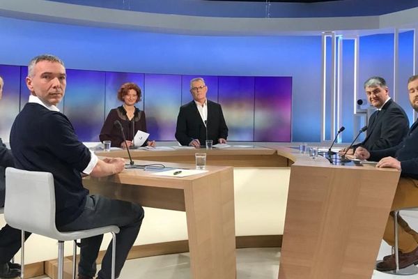 Robert Ménard, maire sortant, Thierry Antoine (EELV-France insoumise), Pascal Resplandy  (LREM, Agir, MoDem et Radicaux) et Nicolas Cossange (PC-PS-PRG), candidats à Béziers. 

