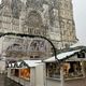 La neige s'est invitée à l'ouverture du marché de Noël de Rouen (Seine-Maritime) ce jeudi 21 décembre 2024.