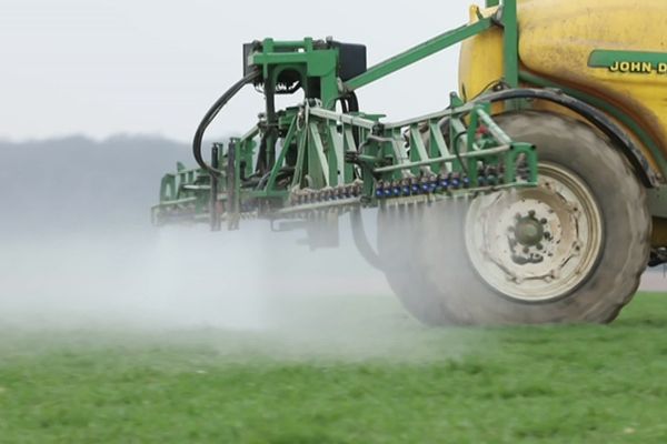 Dans certains cours d'eau de Picardie, les niveaux de concentration de TFA, dépassent la valeur limite proposée dans la directive européenne sur l’eau potable.