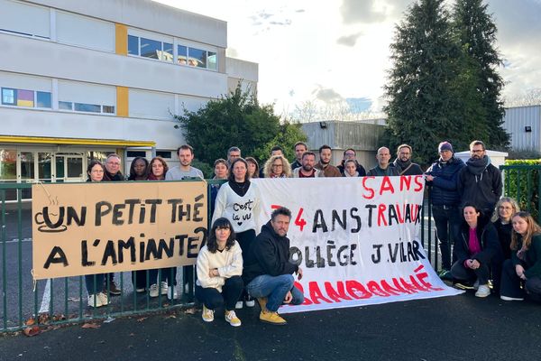 "Il y a un sol amianté dans 47 salles et bureaux du collège"