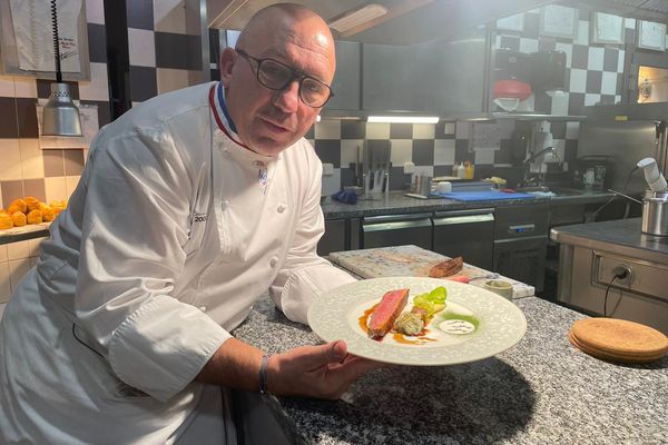 Franck Putelat, chef étoilé à Carcassonne, sert le canard sous toutes ses formes.