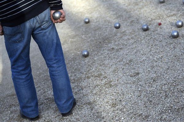 Le faux SDF avait pris l'habitude de jouer à la pétanque en bord de mer à Saint-Raphaël.