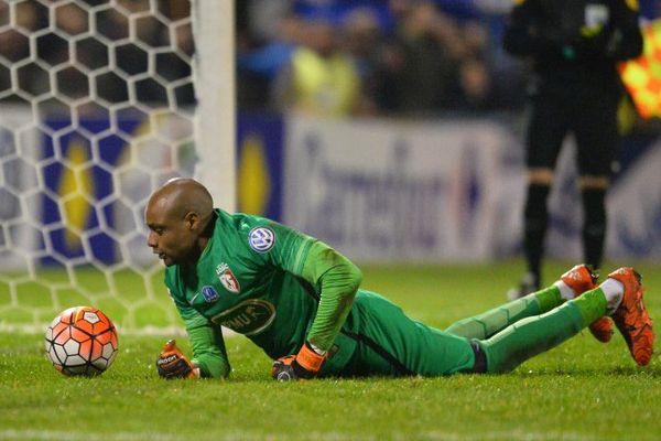 Steeve Elana n'a joué que huit rencontres ces trois dernières saisons avec le LOSC.