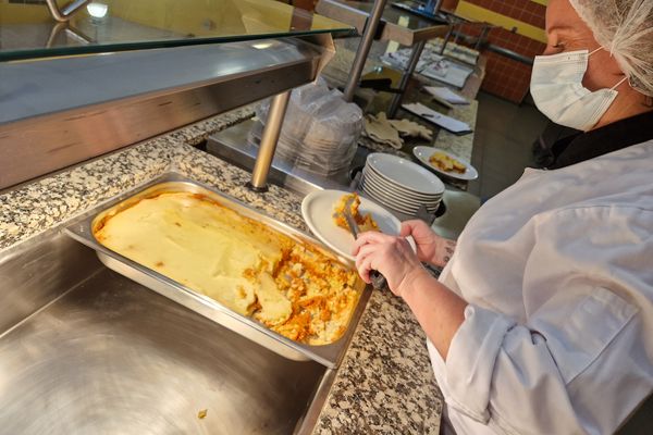 Abandon du deuxième menu végétarien hebdomadaire dans les cantines scolaires de Limoges