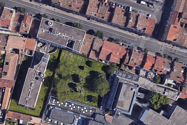 Le cimetière juif portugais situé à proximité du Cours de la Marne, à Bordeaux. 