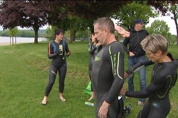 Des nageurs du triathlon