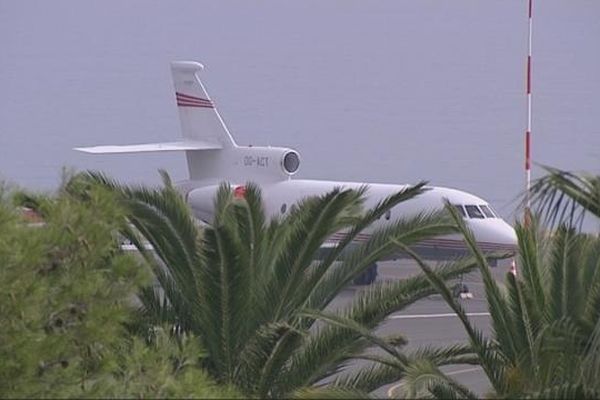 Un jet privé stationné à l'aéroport de Nice