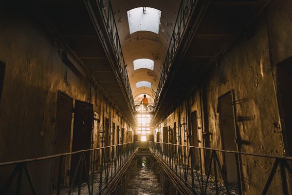 En décembre dernier, Antoni Villoni a réalisé une vidéo "urbex" avec son vtt dans la prison Saint-Michel de Toulouse.