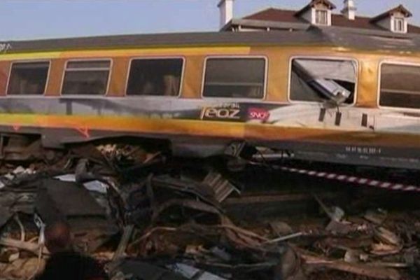 Brétigny-sur-Orge, déraillement du 12 juillet 2013 qui a fait sept morts et de nombreux blessés parmi les passagers du Paris-Limoges