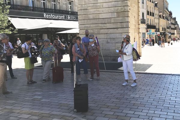 Le rassemblement était à l'initiative de la Ligue des Droits de l'Homme (parmi d'autres)