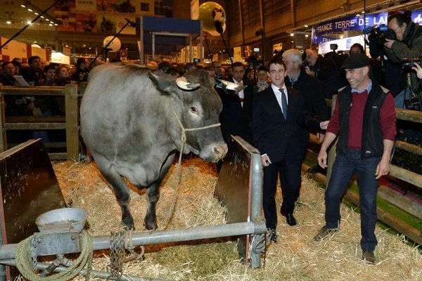 Manuel Valls au salon de l'agriculture en mars 2016