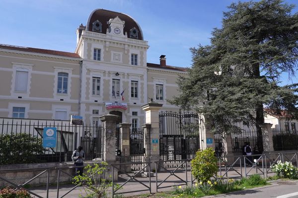 A Villeurbanne, un professeur du lycée Frédéric Fays violemment agressé par un élève